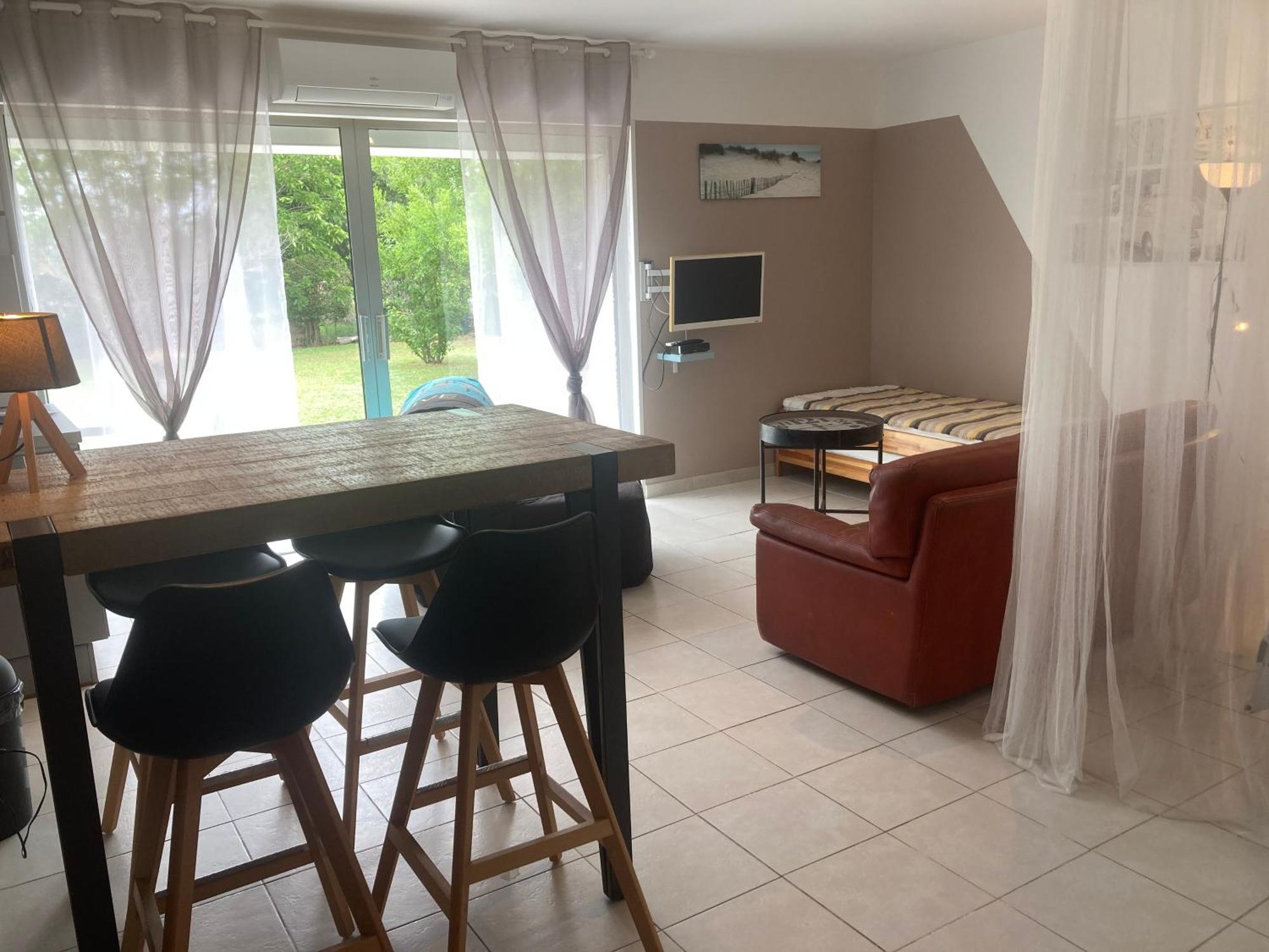 Les Bougainvillees De Camargue Villetelle Room photo