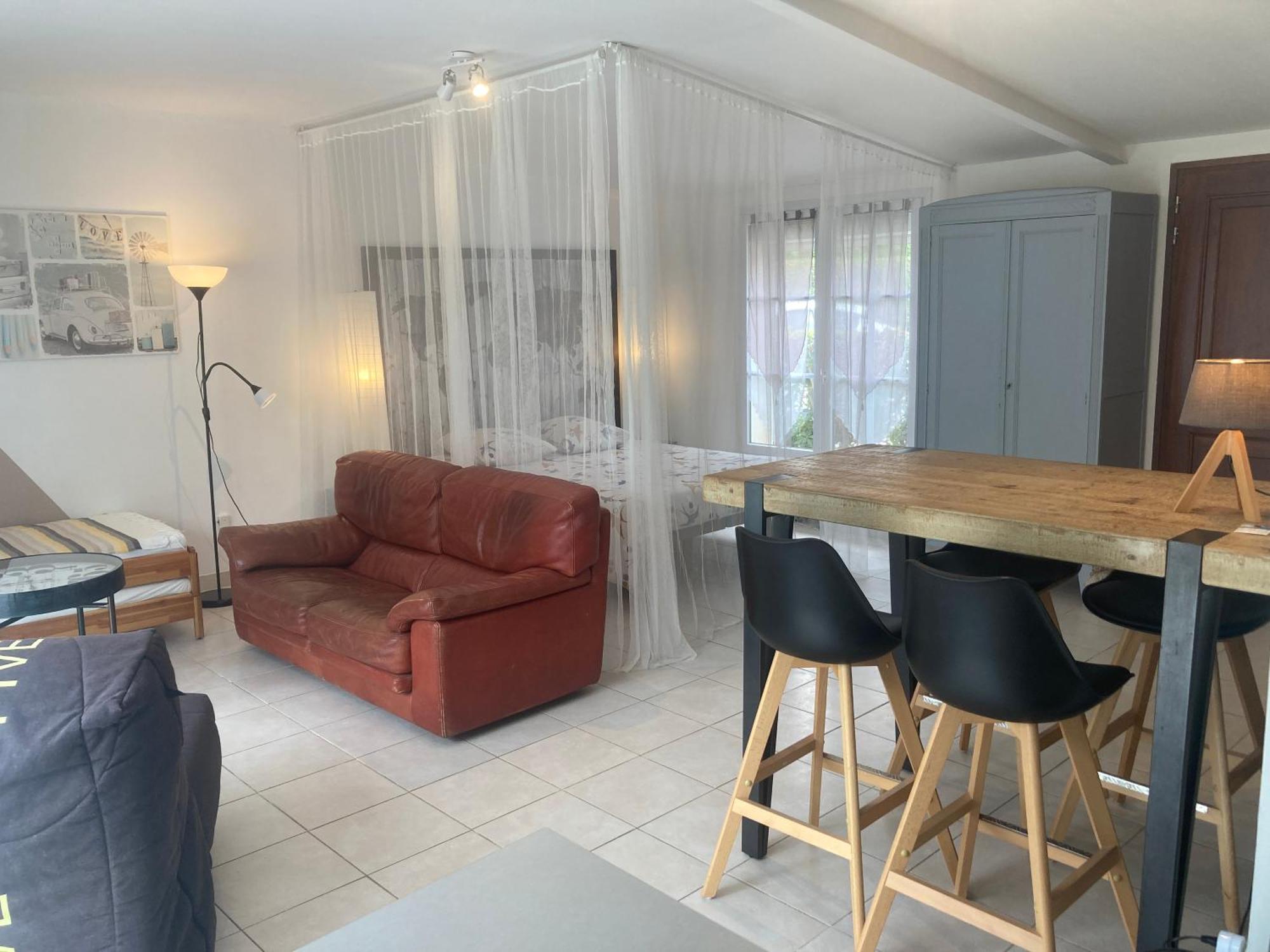 Les Bougainvillees De Camargue Villetelle Room photo