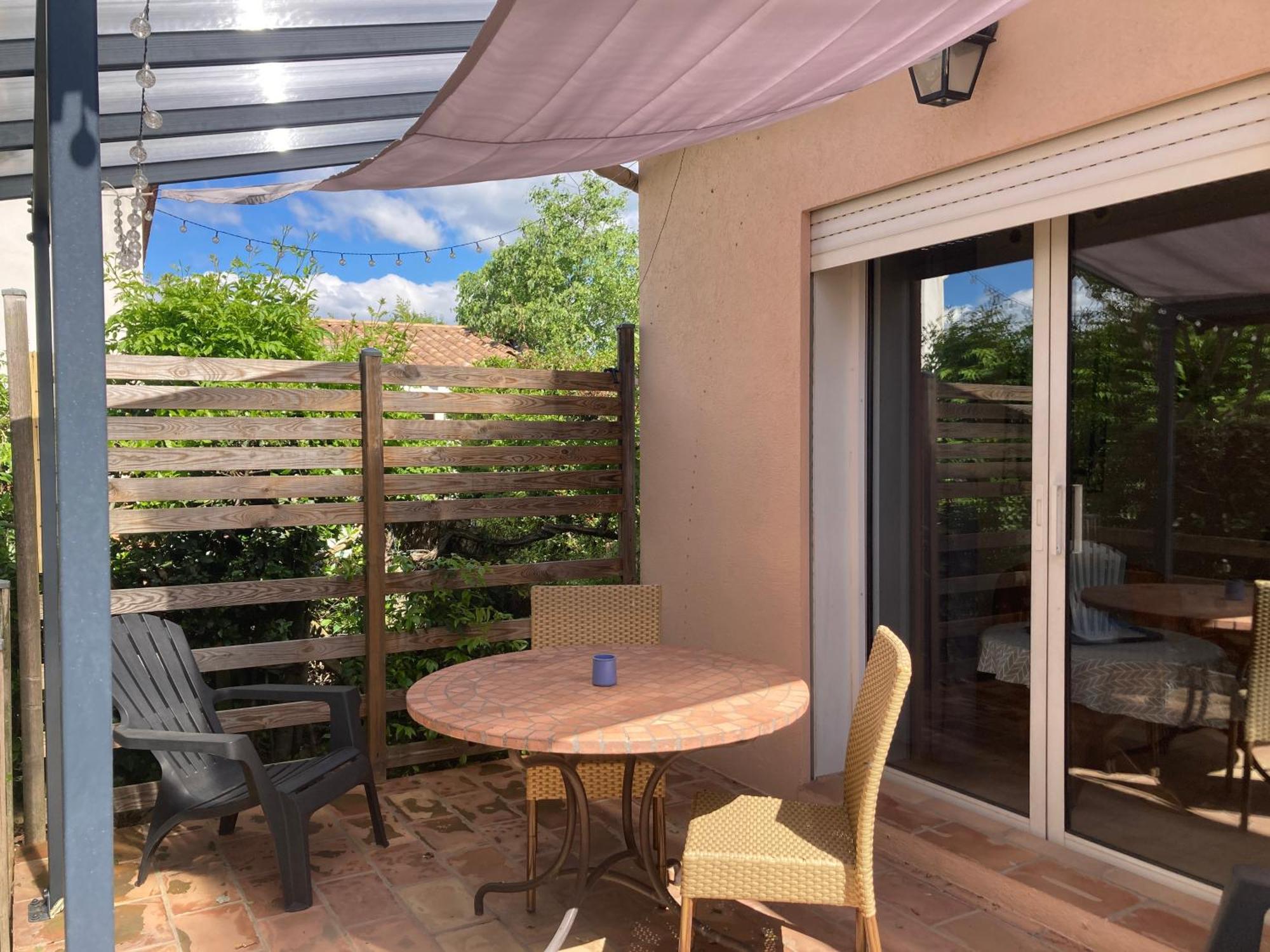 Les Bougainvillees De Camargue Villetelle Room photo