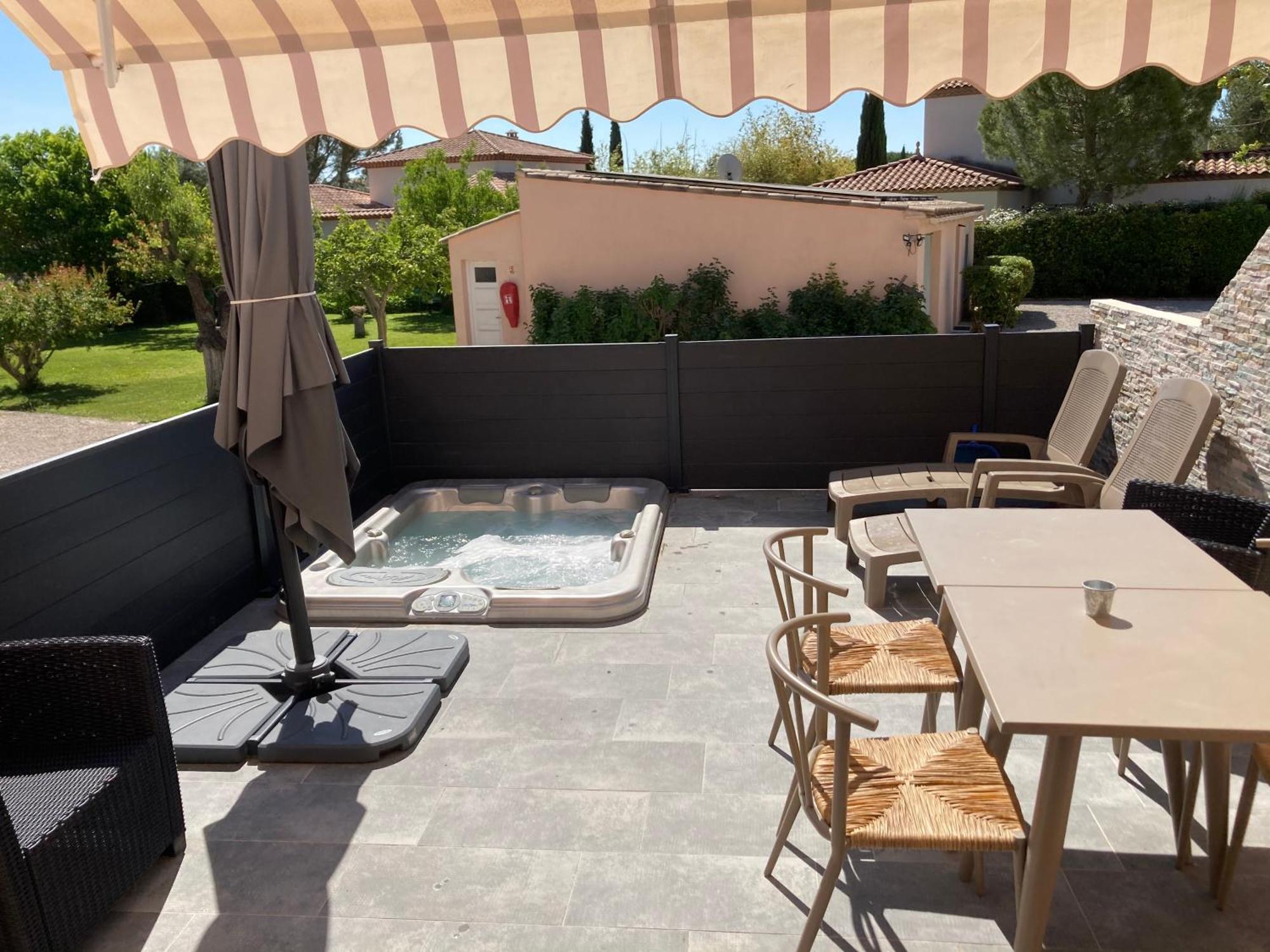 Les Bougainvillees De Camargue Villetelle Room photo