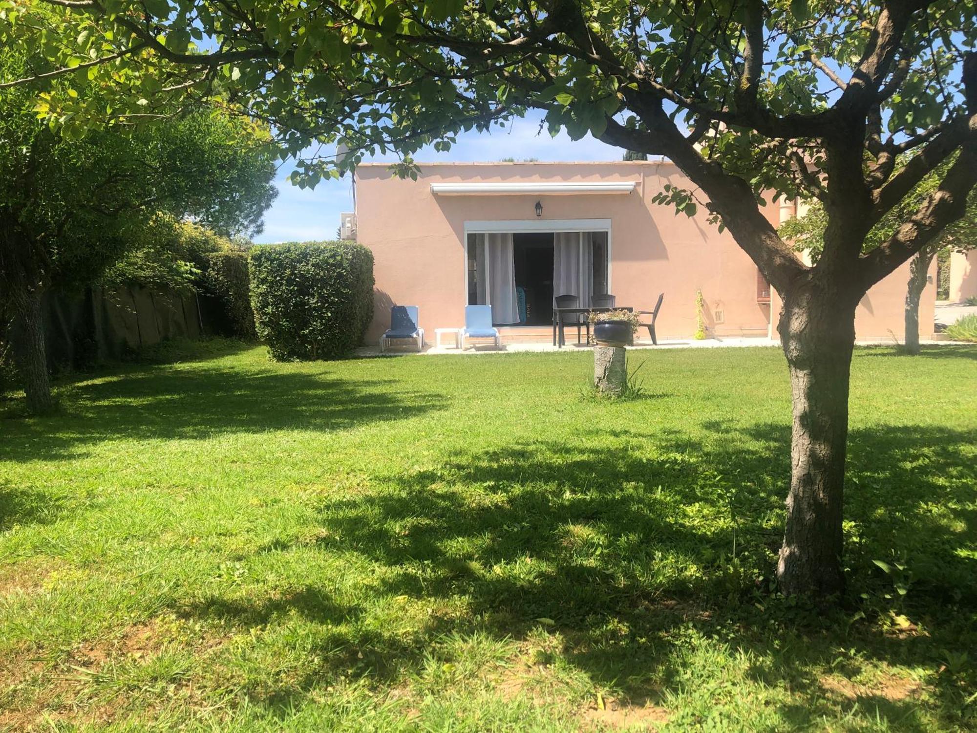 Les Bougainvillees De Camargue Villetelle Room photo