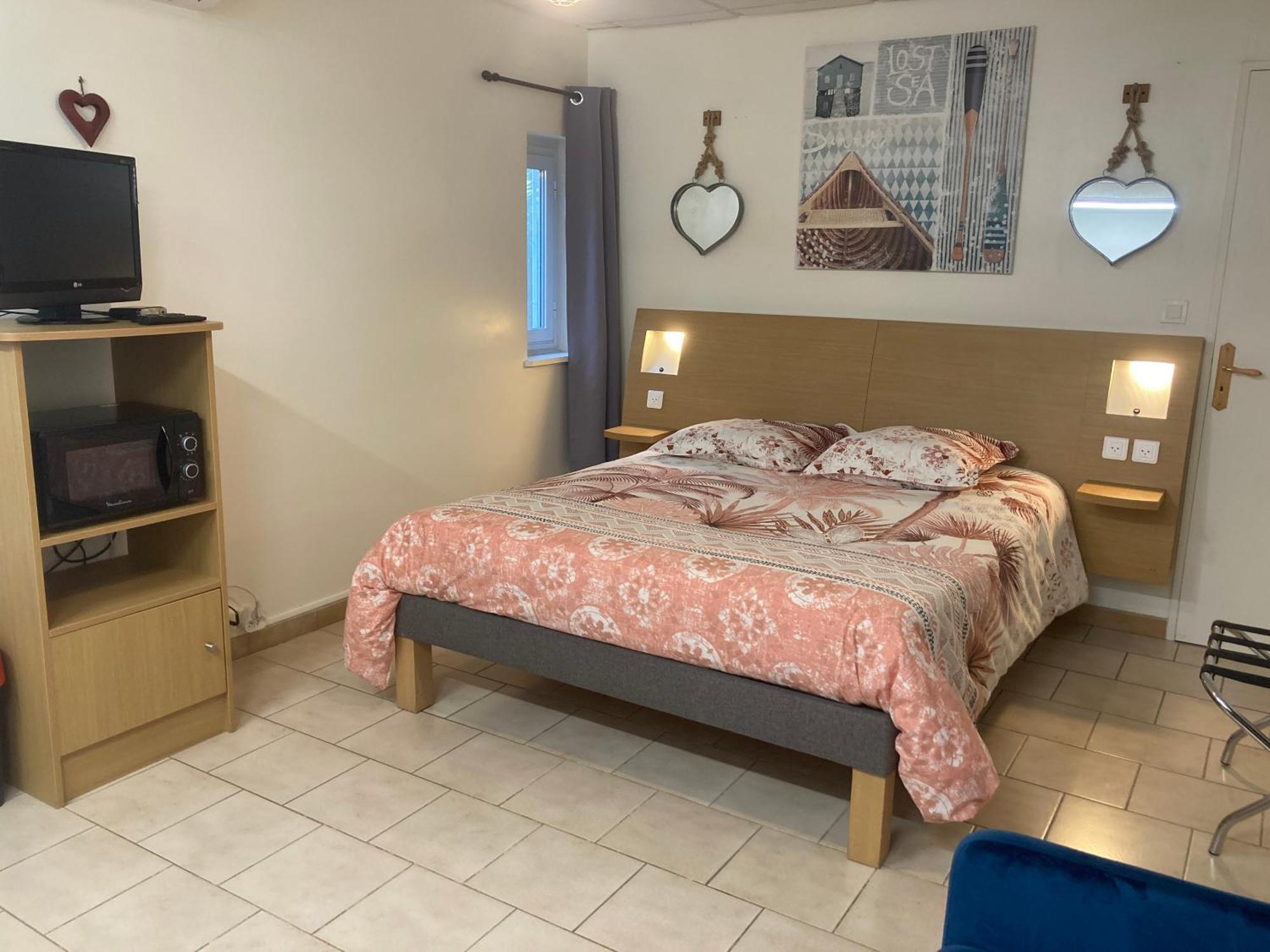 Les Bougainvillees De Camargue Villetelle Room photo