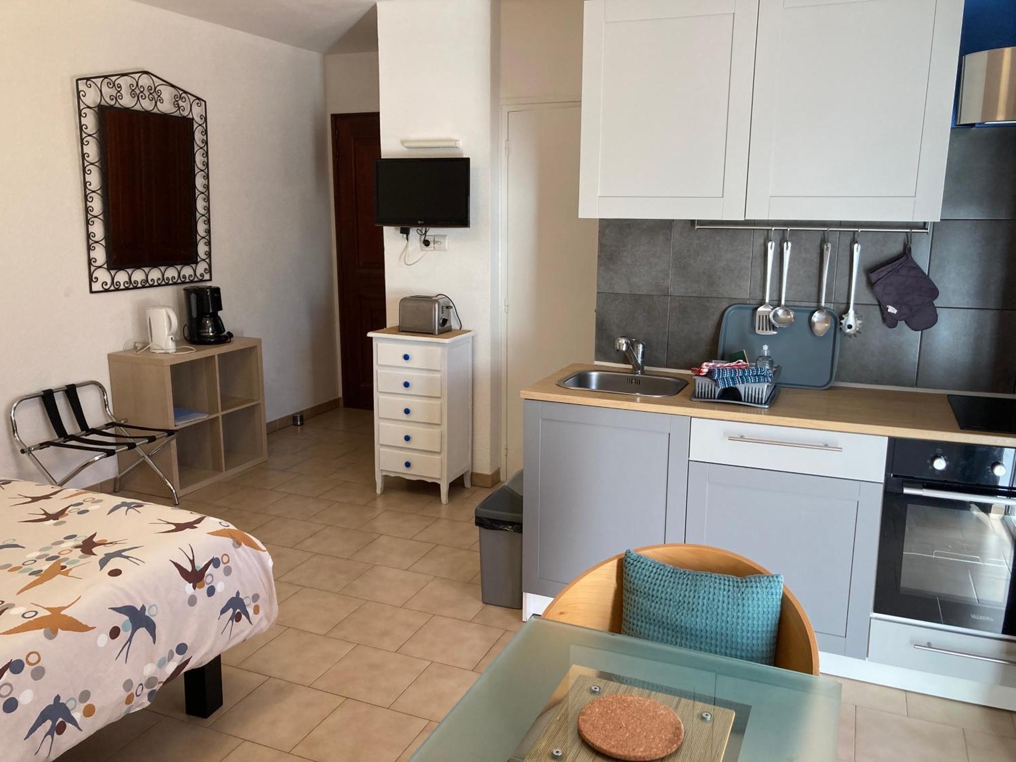 Les Bougainvillees De Camargue Villetelle Room photo